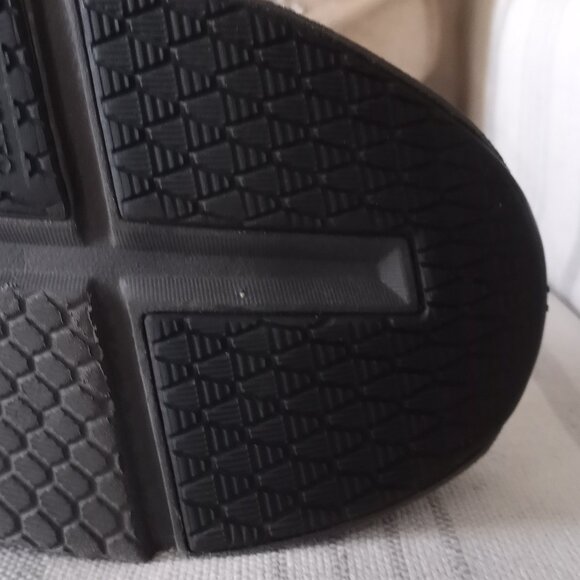 'On Cloud' Shoe Black/Eclipse size 9.5 EUC #5598626 - Picture 9 of 16